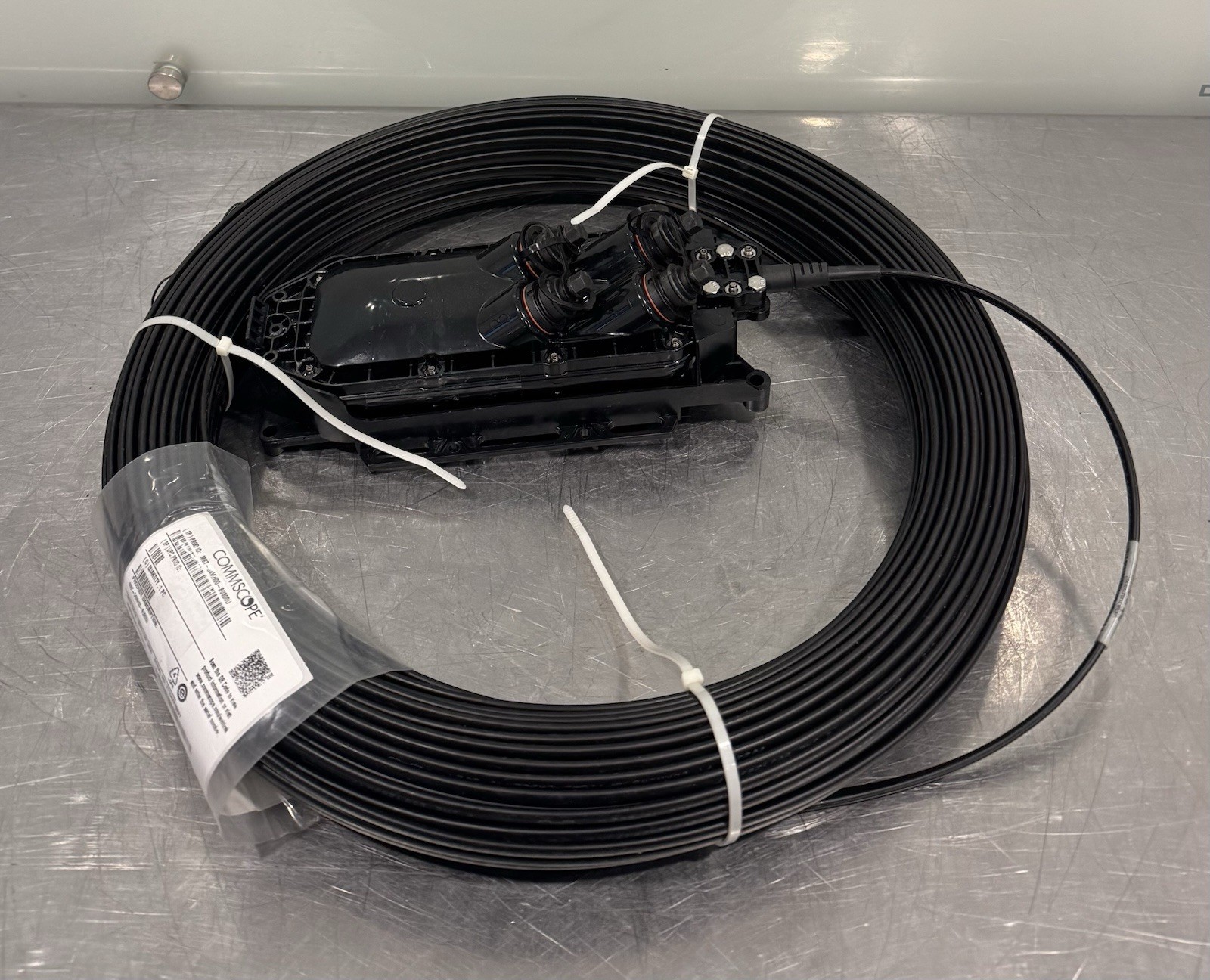 Commscope MST-04MH00-B0300U Fiber Optic Multi Port Service Terminal NEW