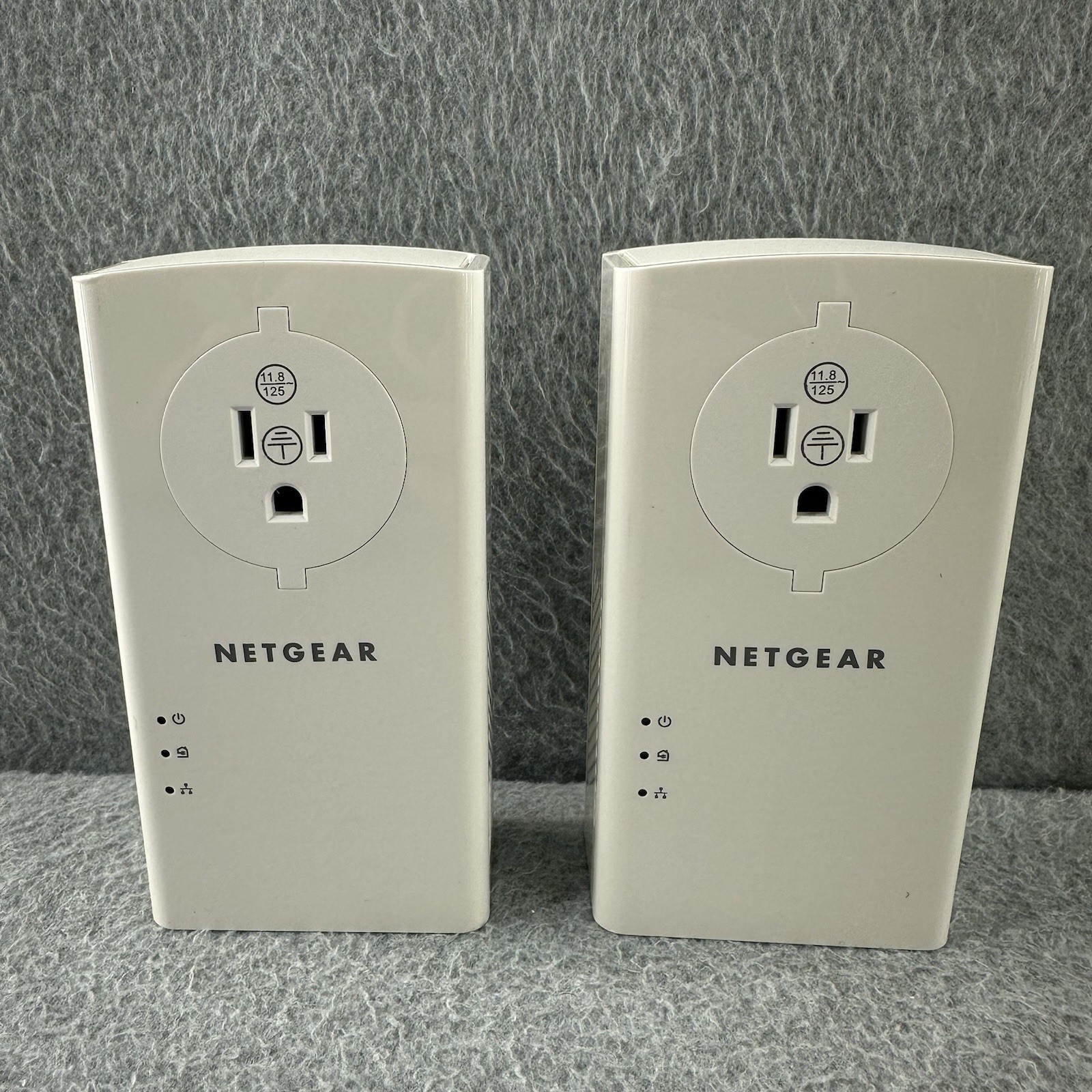 Netgear Powerline 2000 + Extra Outlet PLP2000 Gigabit Ethernet Adapter 2 Pack