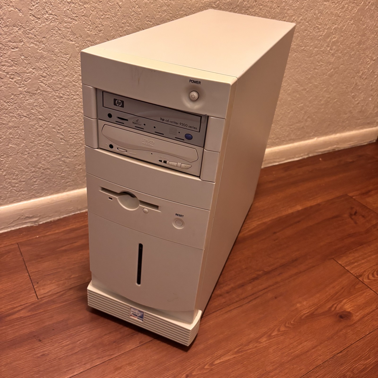 Vintage ASUS Powered ATX Desktop PC Tower Empty Case W/ Power Supply LP6100 ATX