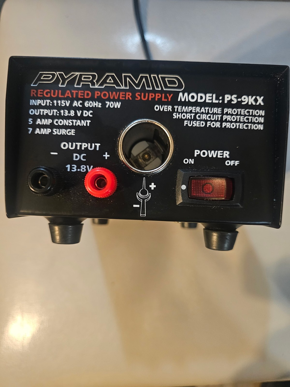 Pyramid Model PS9KX 13.8 V. DC Compact Bench Power Supply 5A