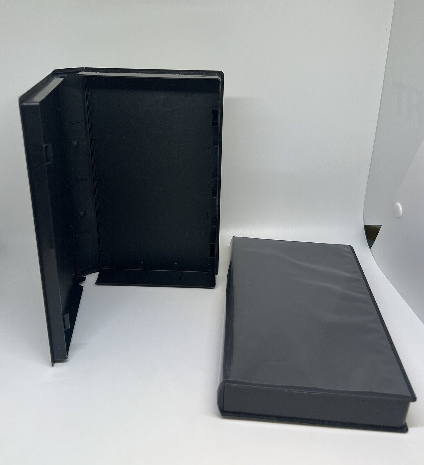 100 A GRADE NEW BLACK VHS CASE LIBRARY CASE, NO HUB W/FULL SLEEVE PSV10