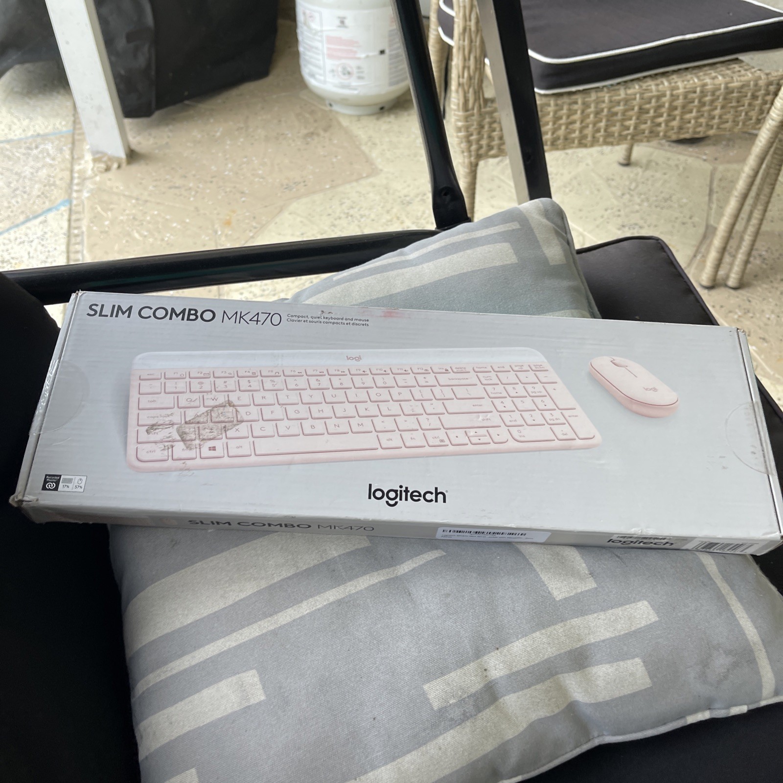 Logitech MK470 Slim Wireless Keyboard Mouse Combo Rose