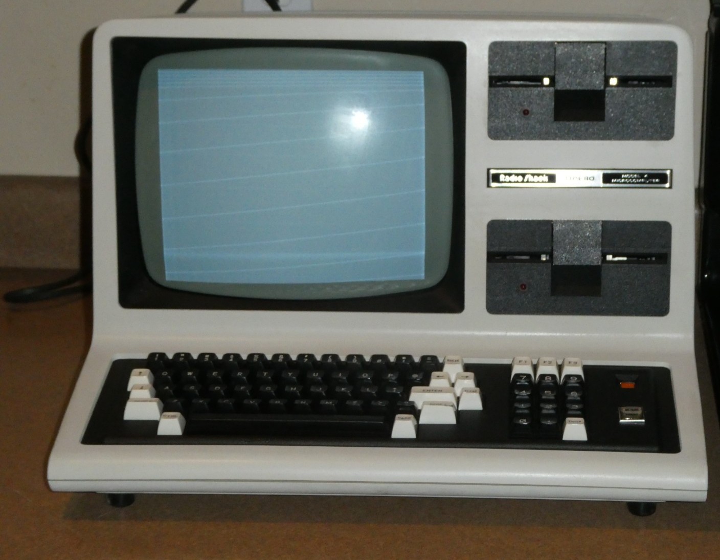 Vintage Computer Radio Shack TRS-80 Model 4 Microcomputer 64K RAM, Untested