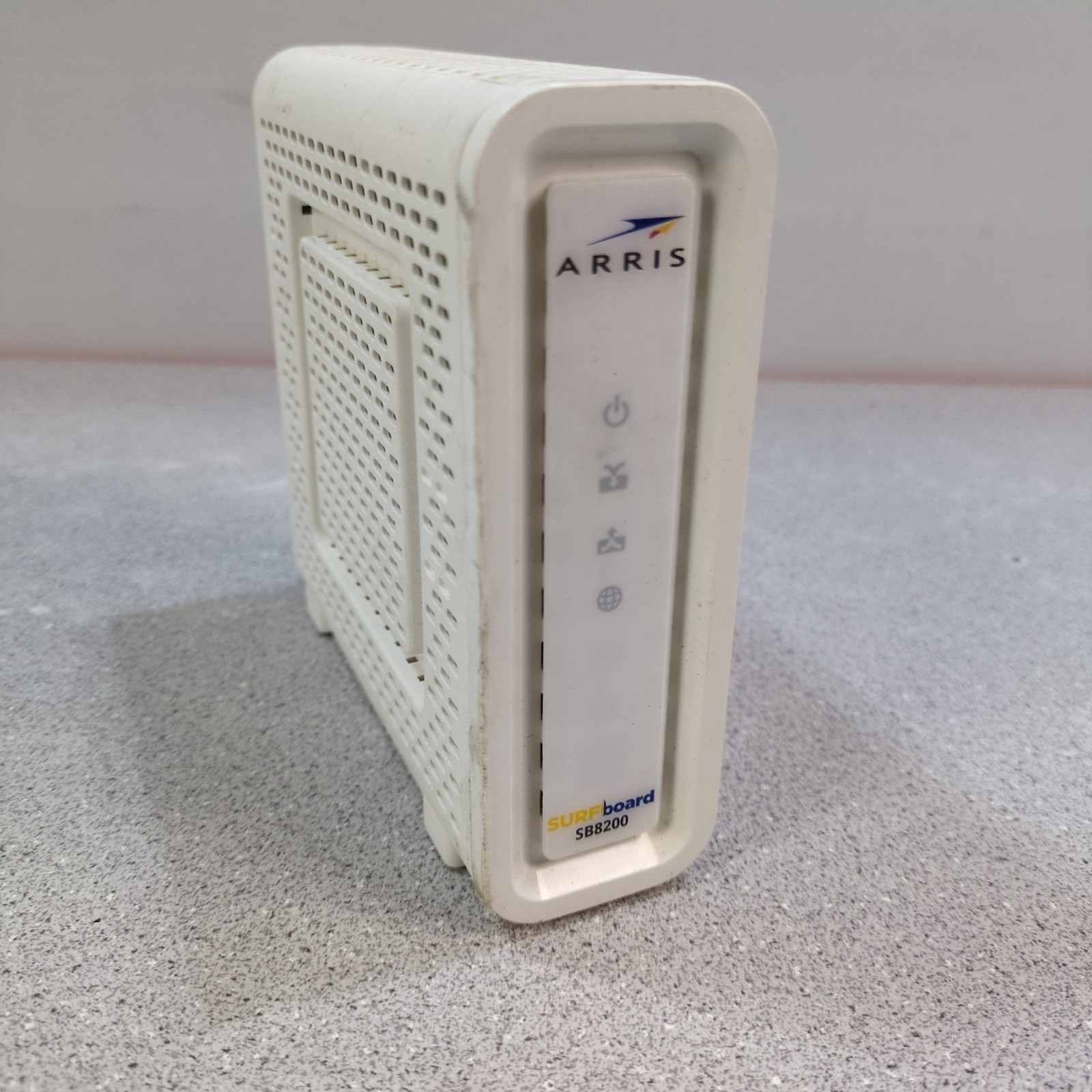 ARRIS SURFboard SB8200 DOCSIS 3.1 Cable Modem, 2 LAN Ethernet Port NO POWER CORD