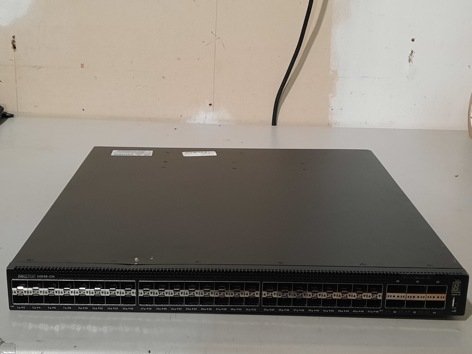 Dell EMC S4048-ON Switch-(DENT ON THE BACK)-TESTED-WORKING