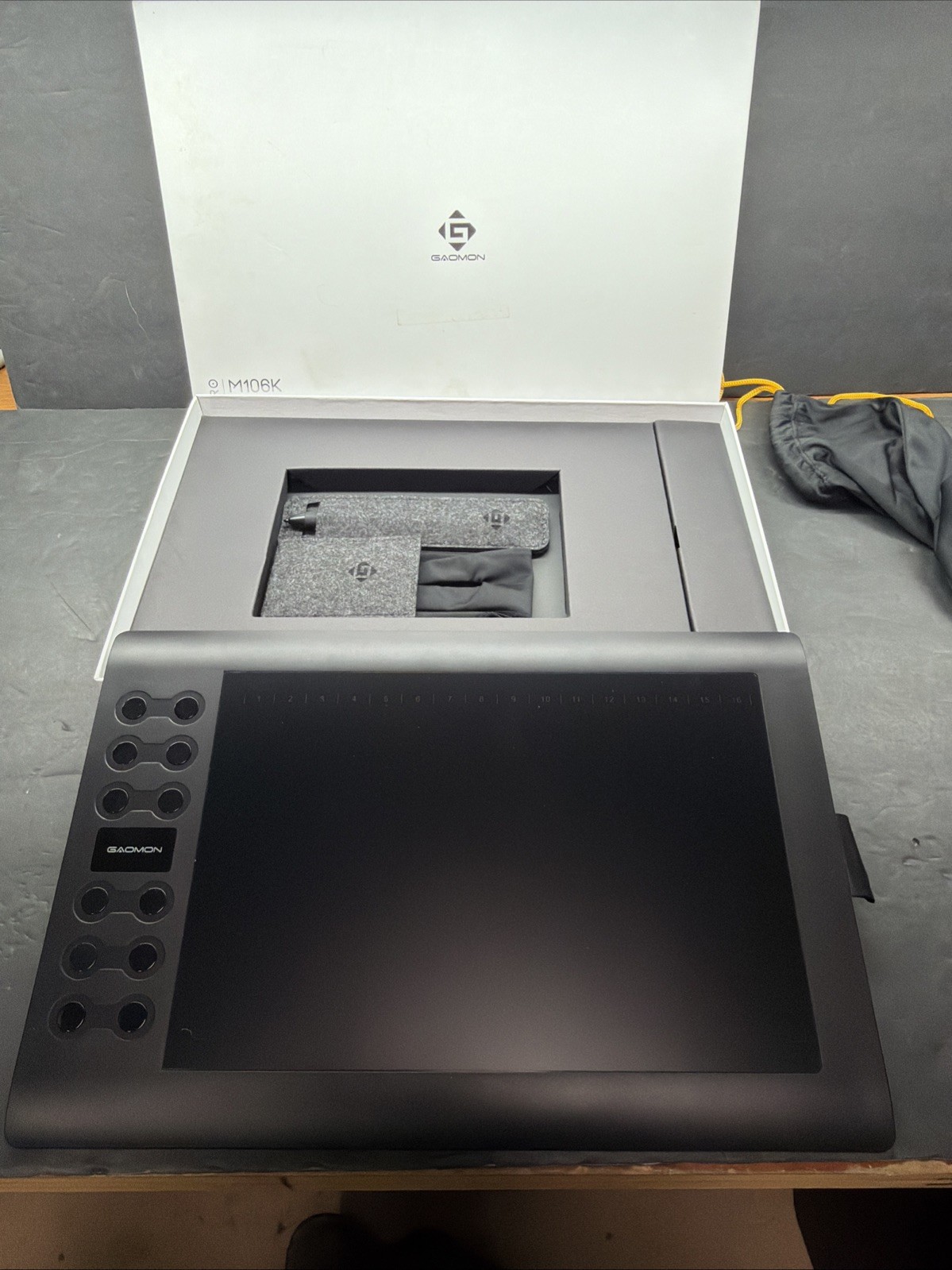 GAOMON M106K PRO Graphic Tablet Drawing Battery-Free PEN TABLET