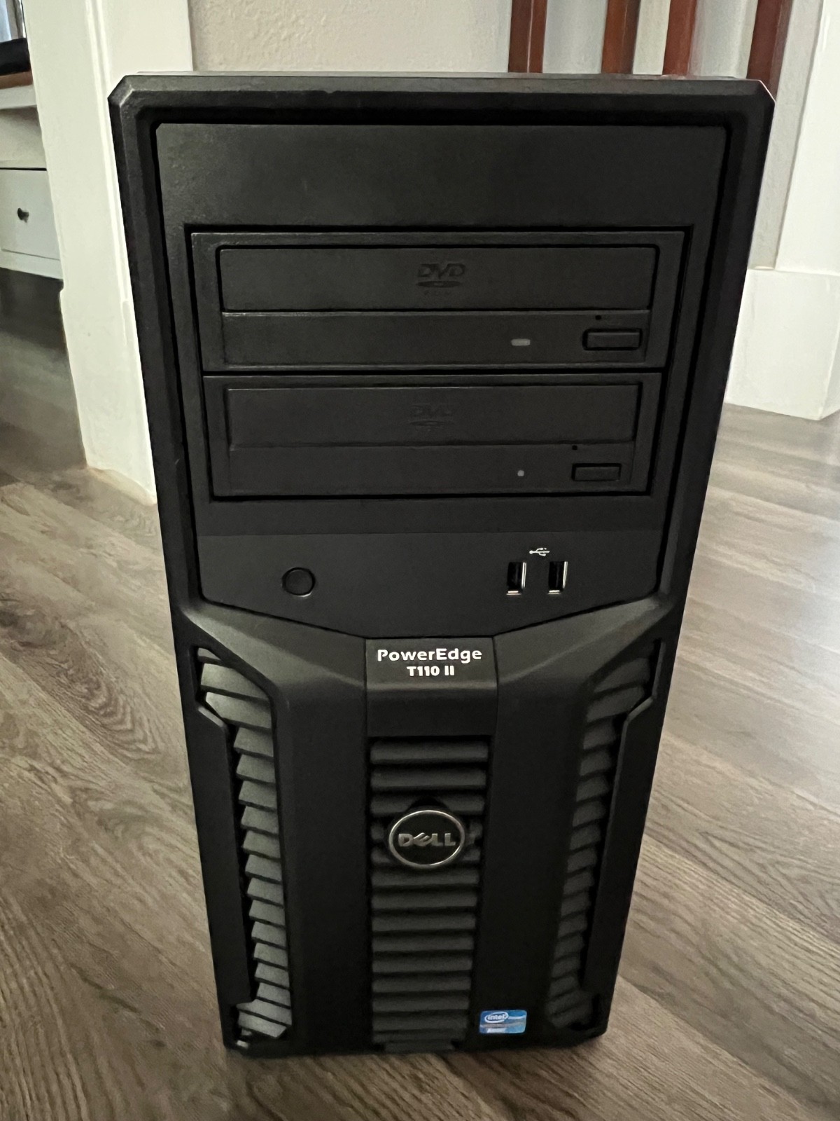 Dell PowerEdge T110 II Server Xeon E3-1220, 8GB RAM, 500 GB HDD, Optical Drives
