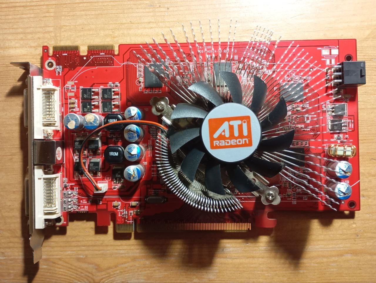 ATI RADEON X1950GT PCIE 512MB 256BIT DDR3 TV-OUT/DVI Graphics Card