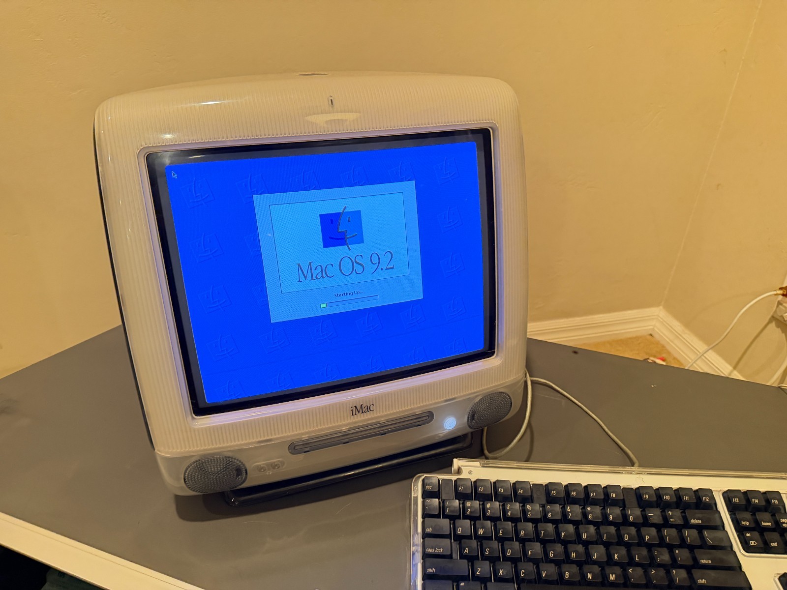 Apple iMac G3 Graphite 600MHz M5521 768MB RAM 40GB + Keyboard Mouse Manuals Disc