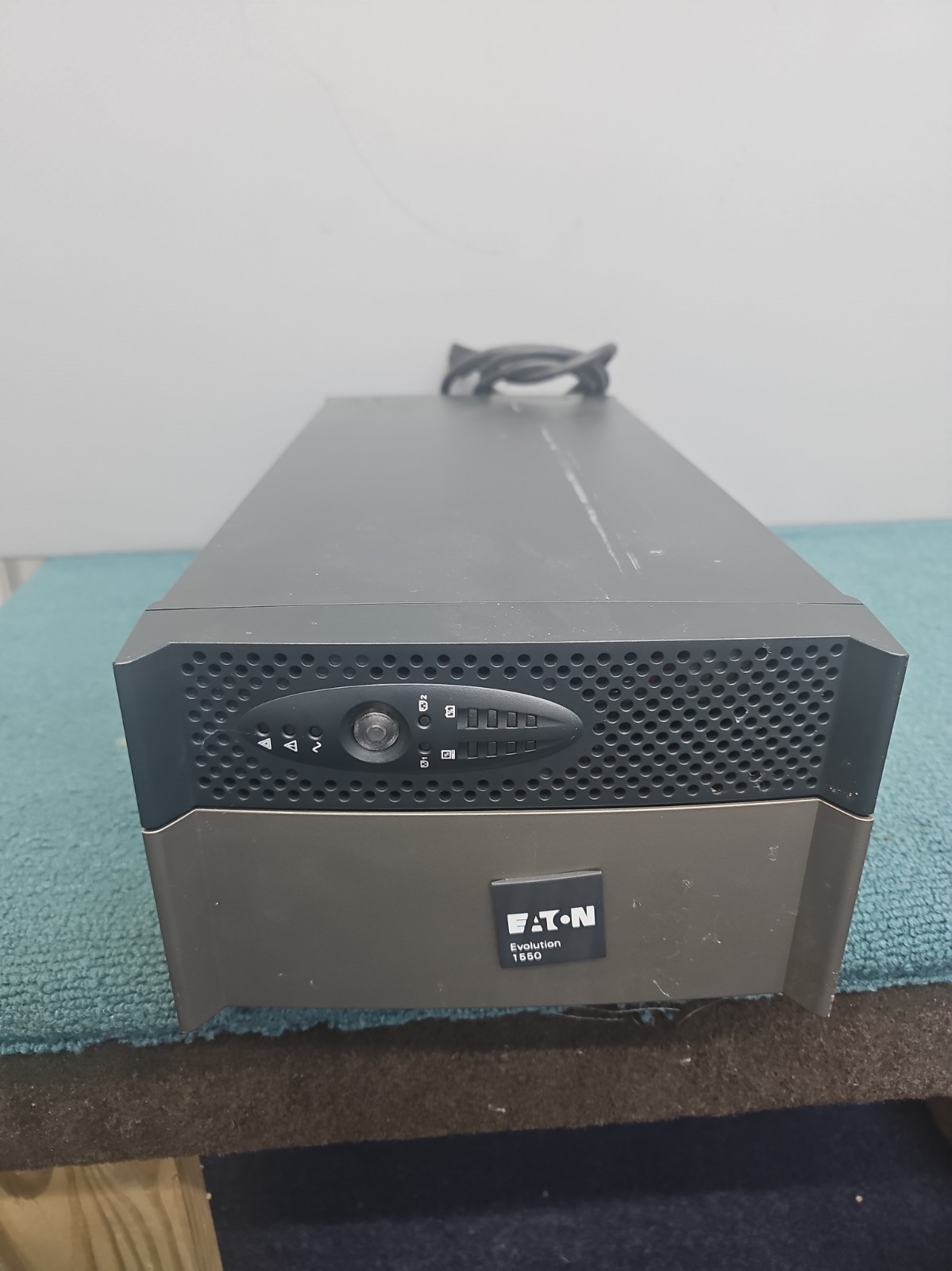 Eaton Evolution 1550 UPS - For Parts Only