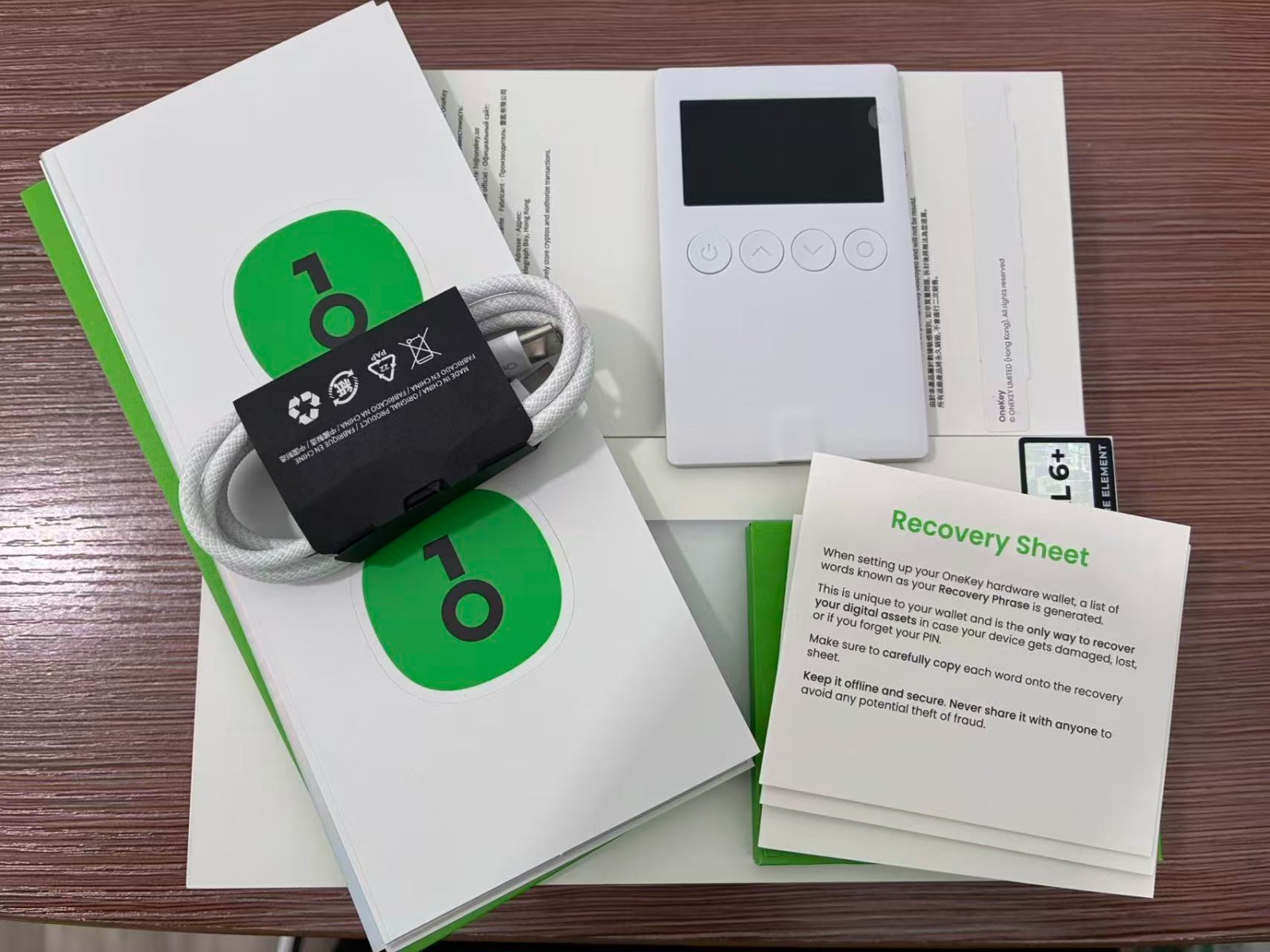 OneKey Classic 1s Pure Crypto Hardware Wallet Open Source EAL6+ Chip No Battery