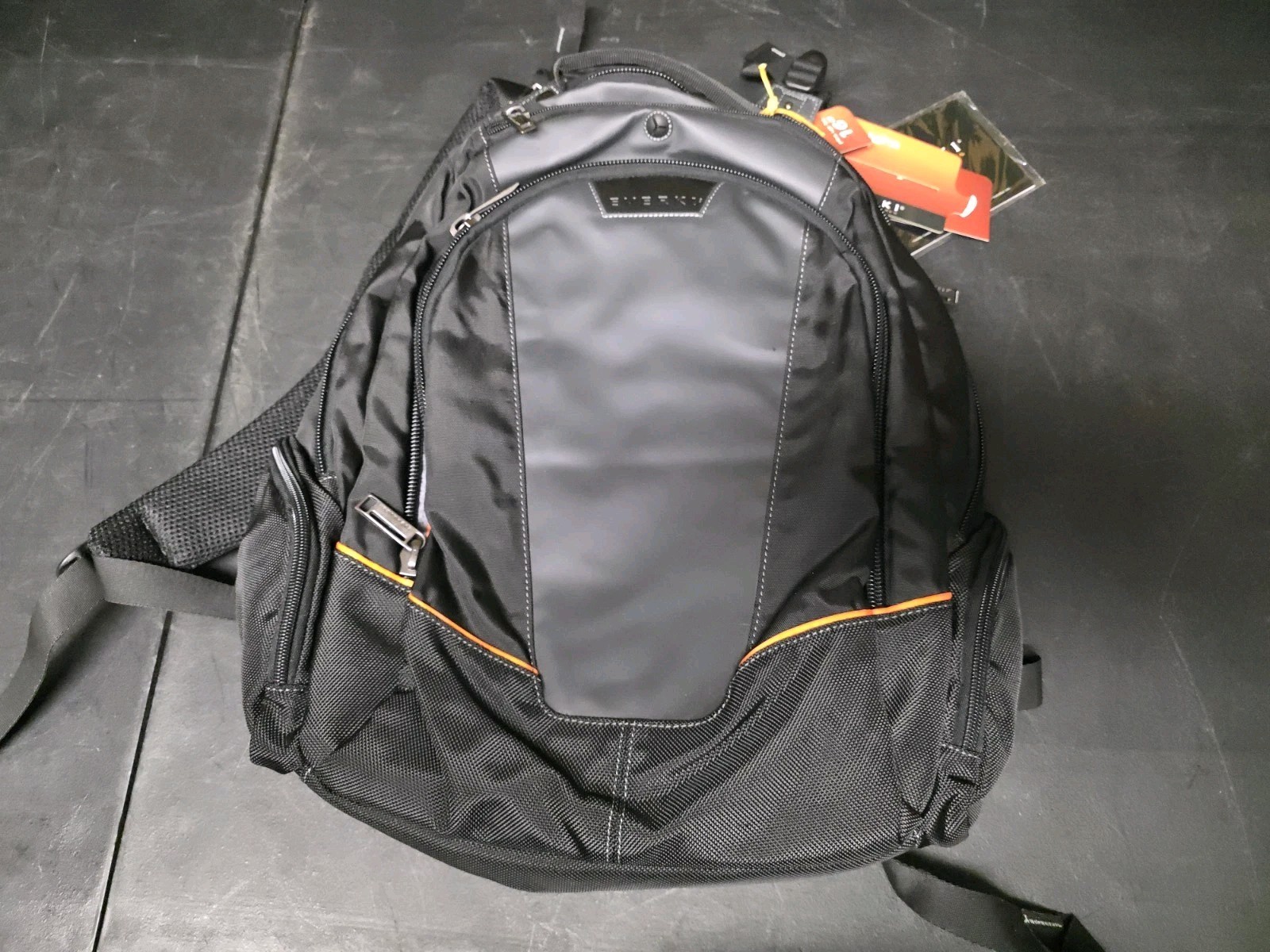 Everki Flight Business - Spacious Business Backpack for 16-inch Laptops, New