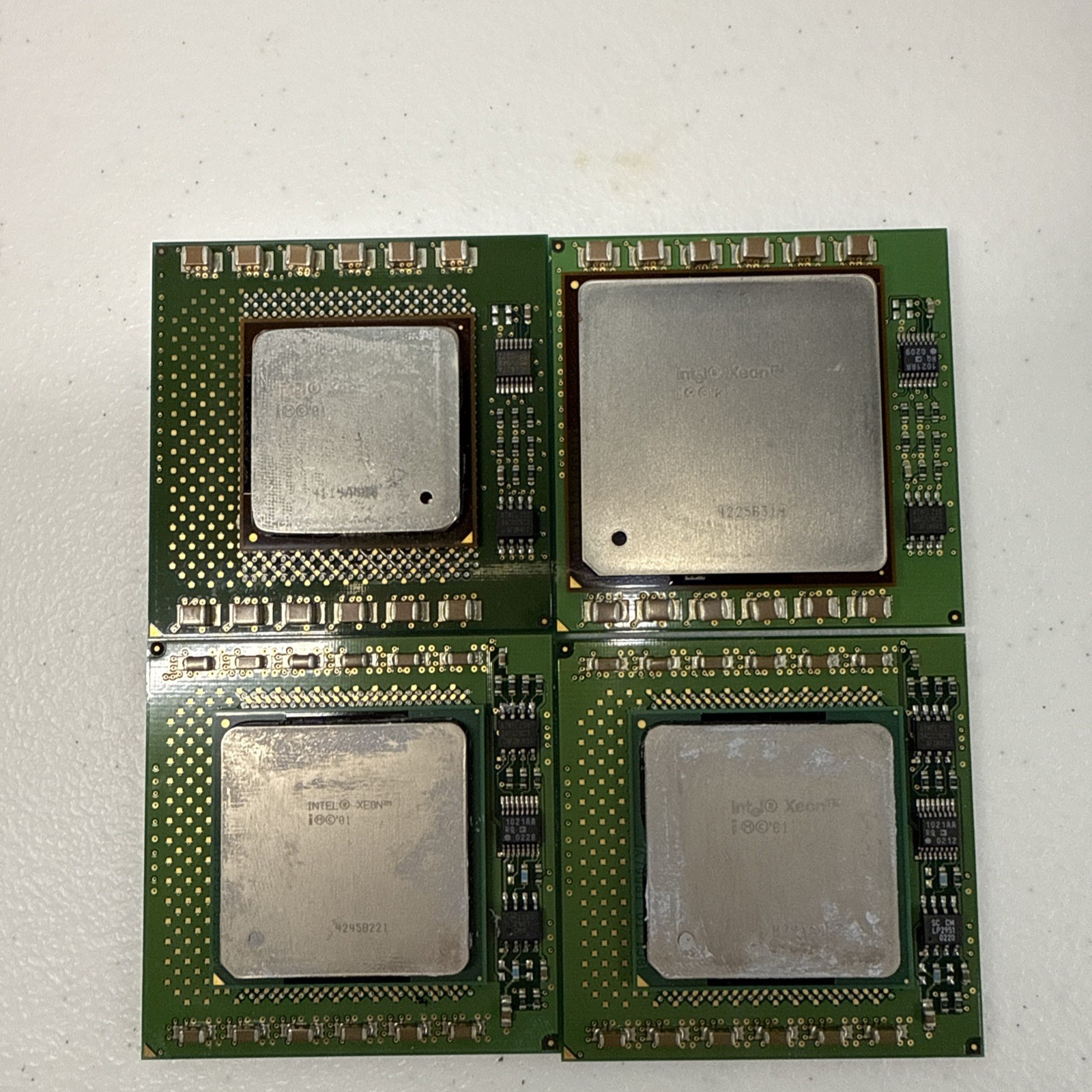 4 - INTEL XEON Processors. SL4WX, SL5FZ, SL6EP. 2001. Used.