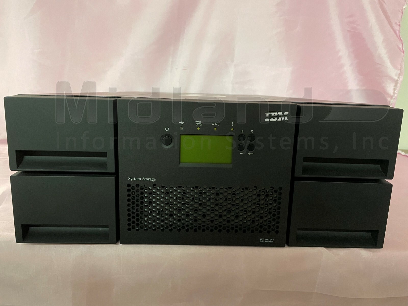 IBM TS3200 Tape Library 3573-L4U with 1 x 8344 LTO Ultrium 6 Fibre Channel Drive