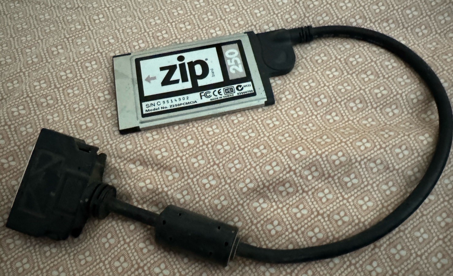 Iomega Zip 250 PCMCIA PC Card Adapter Cable Z250PCMCIA for Zip Drive Laptop