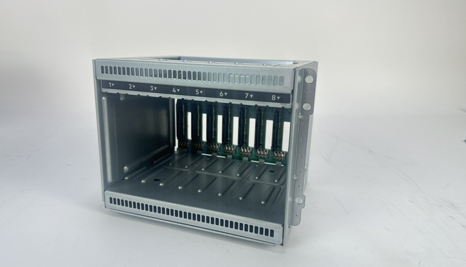 HPE ML350 Gen10 8SFF Drive cage kit w/backplane SATA/SAS SC G10 SFF 874568-B21