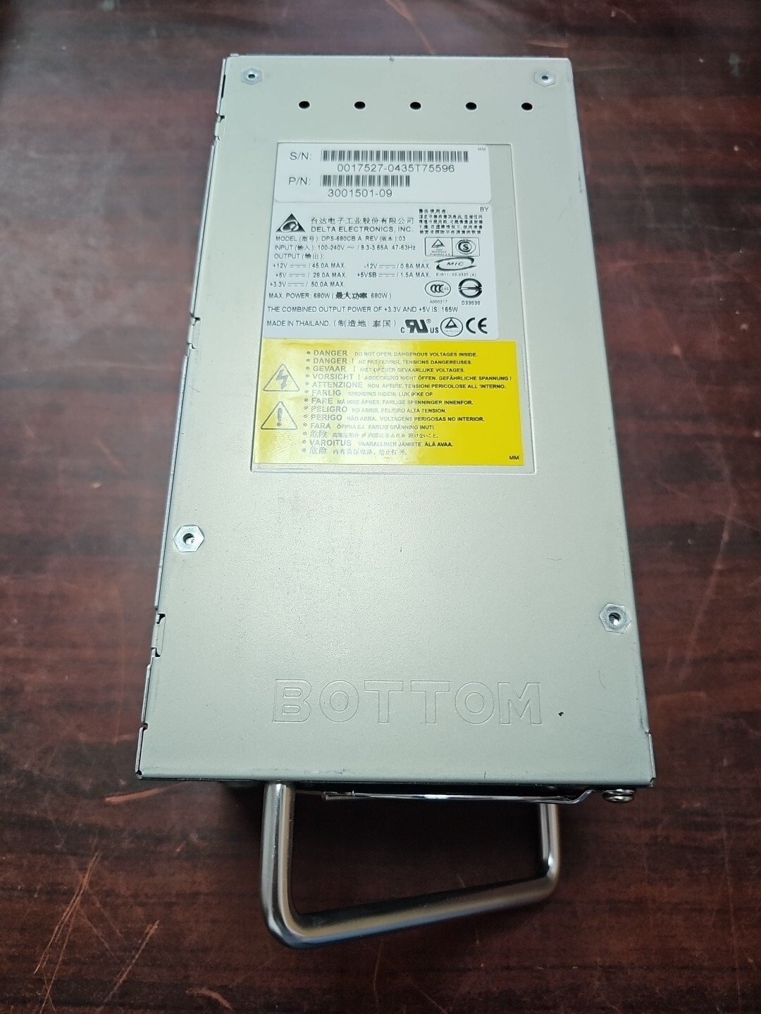 DELTA ELECTRONICS DPS-680CB A Rev 03 Power supply 680W P/N:3001501-09 *TESTED*
