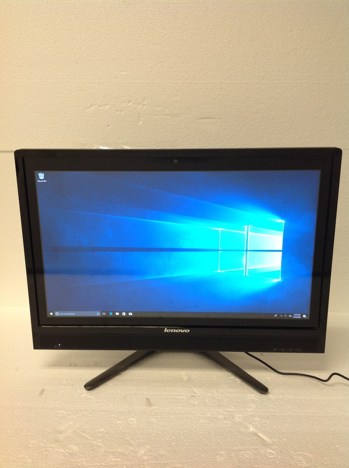 Lenovo C560 All-In-One 23" Touchscreen PC i3-4160T 3.10GHz w/1TB HD,6GB RAM,NoAC