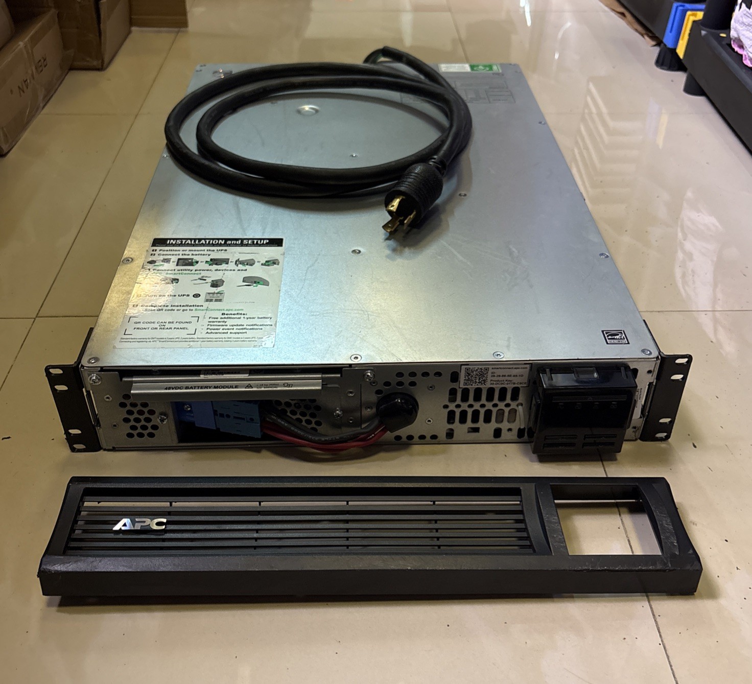 APC Smart-UPS SMT3000RM2UC 2880VA 2U Rackmount LCD UPS (Untested)