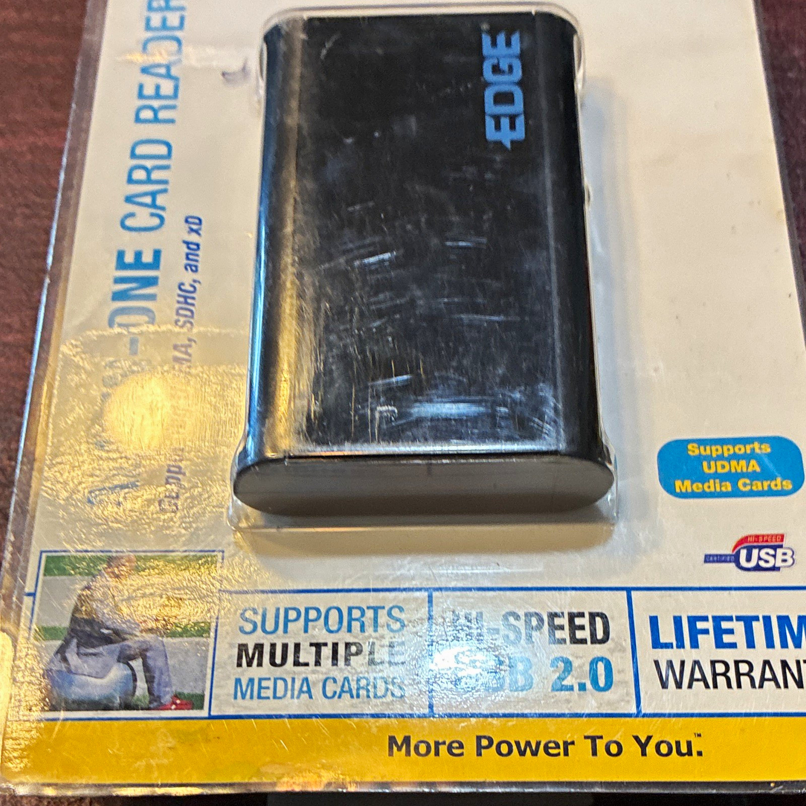 EDGE 6-in-1 USB Multi Card Reader for CF I/II, Microdrive, SDHC, xD PE192341