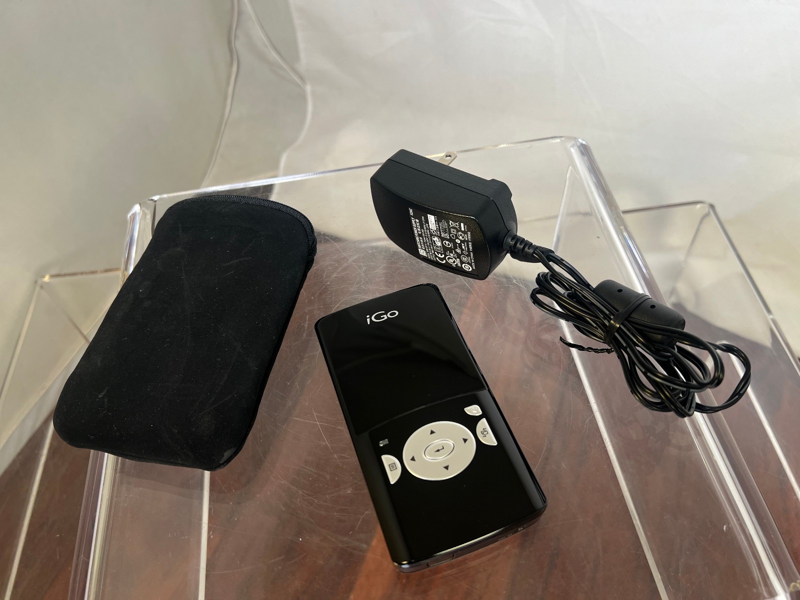 iGo Pocket Projector Slim DLP Texas Instruments: UP2020