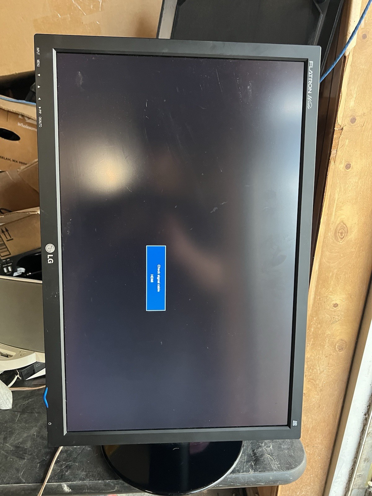 LG FLATRON 24"  L246WP WIDE  LCD MONITOR COMPUTER DESKTOP