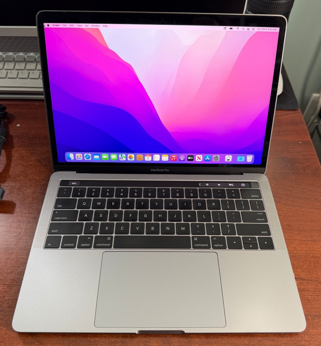 Apple MacBook Pro 13" 2016 Touch Bar A1706 i5 2.9GHz 8GB 256GB SSD Space Gray