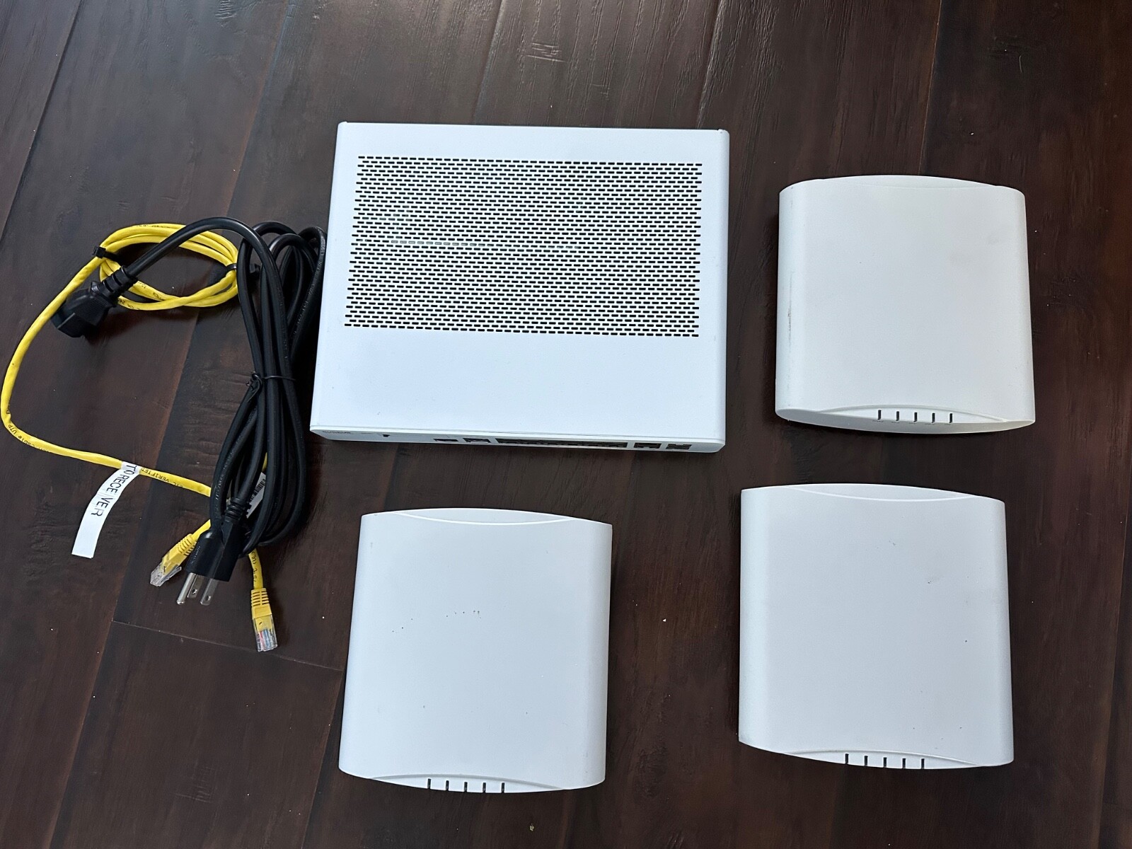 Lot 1 x Ruckus ICX 7150 PoE switch and Lot 3 x R510 APs