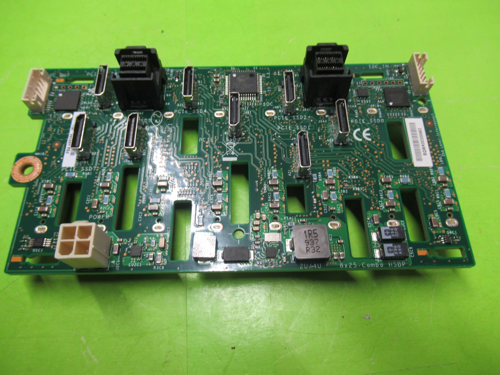 Intel 8-Bay PCIe SAS/SATA Backplane Board P/N: H88386-252