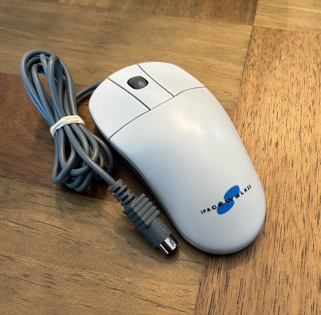 Vintage SPACEWALKER Computer Mouse UM530 - Great Condition