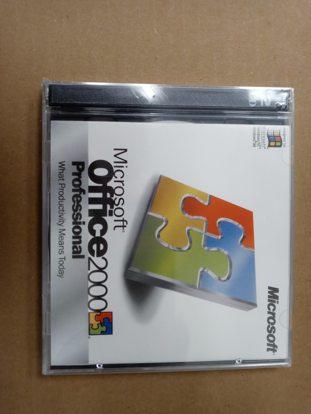 Microsoft Office 2000 Professional  Academic Edition w/Product Key