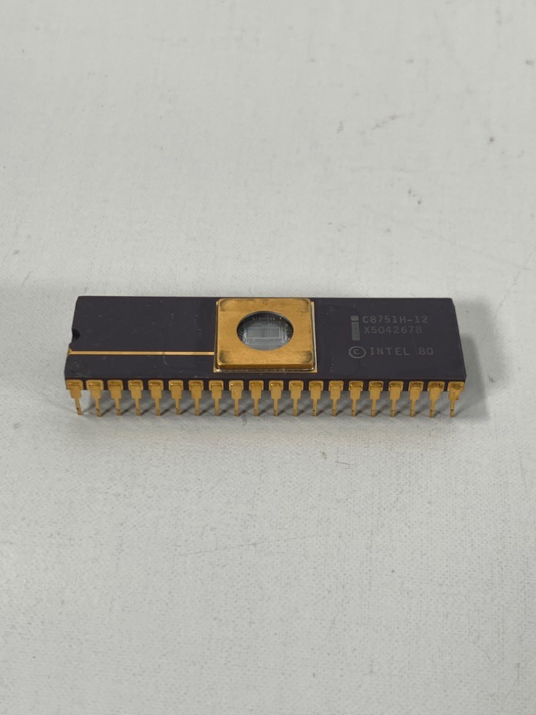 1980s INTEL C8751H-12 8-bit MicroController 40 Pin Ceramic DIP Gold Lead