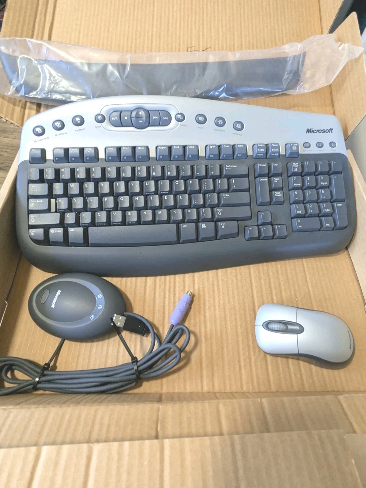 Microsoft Wireless Natural Ergonomic Keyboard & Riser 1.0A  W/ Mouse & Receiver