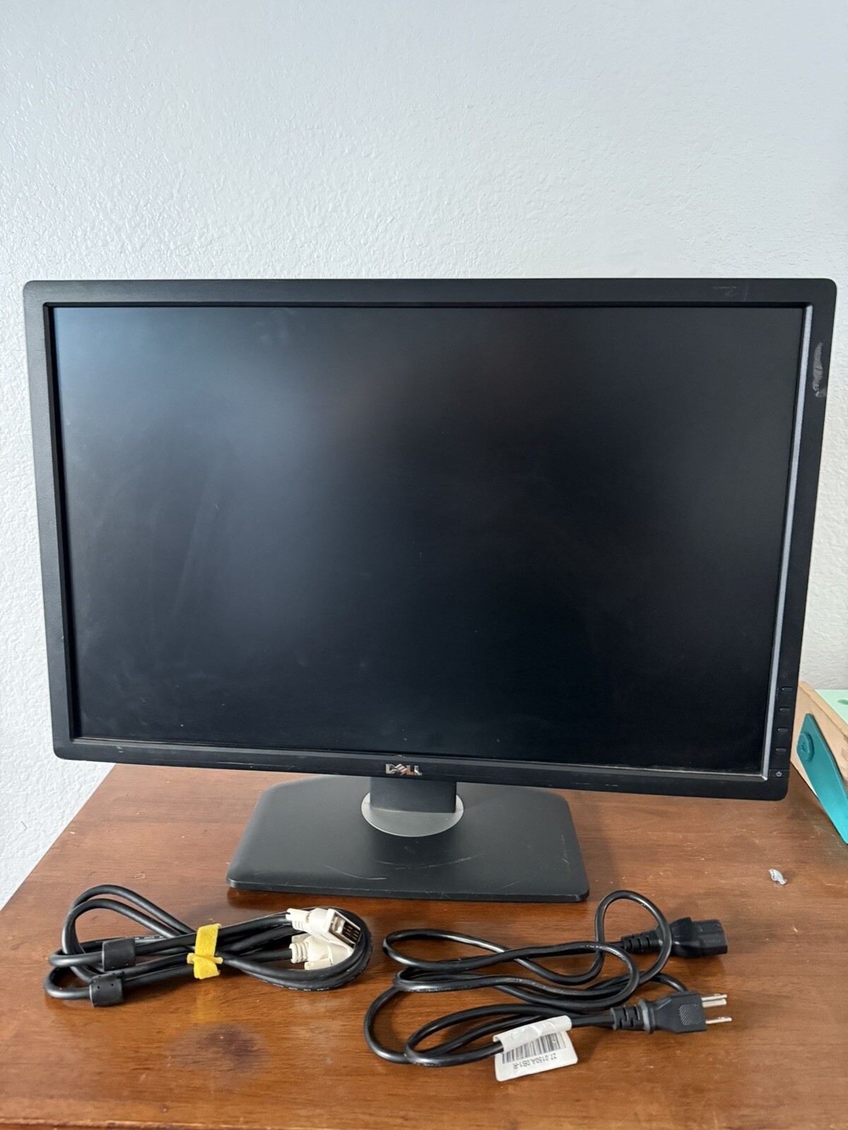 Dell UltraSharp U2412M 24-Inch LED Monitor - Stunning 1920x1200 Resolution