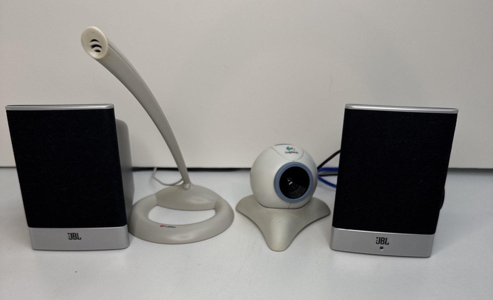 Logitech Web Cam/Labtech Desk Mic and JBL Desk Speakers for Vintage PC  Set up