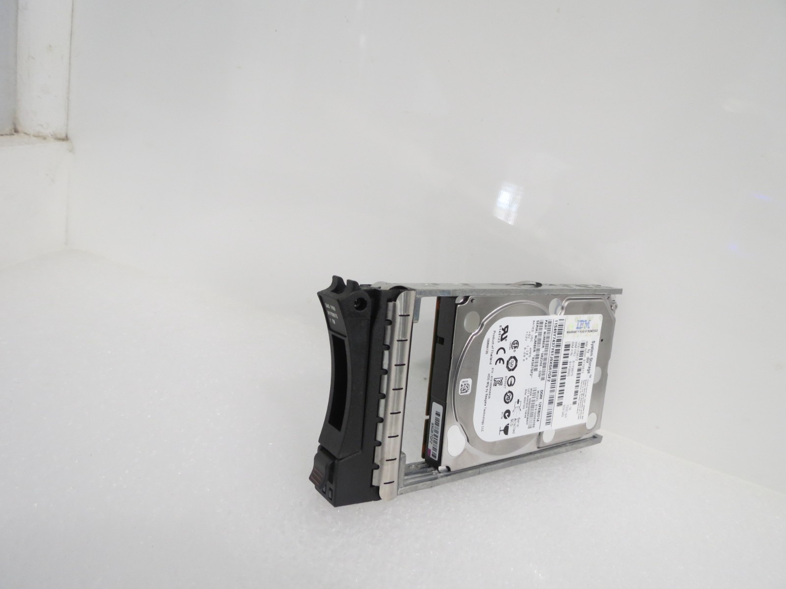 IBM 81Y9875, 81Y9885 1TB Plug-In Module 7200 RPM 2.5" Hot Swap Hard Disk Drive