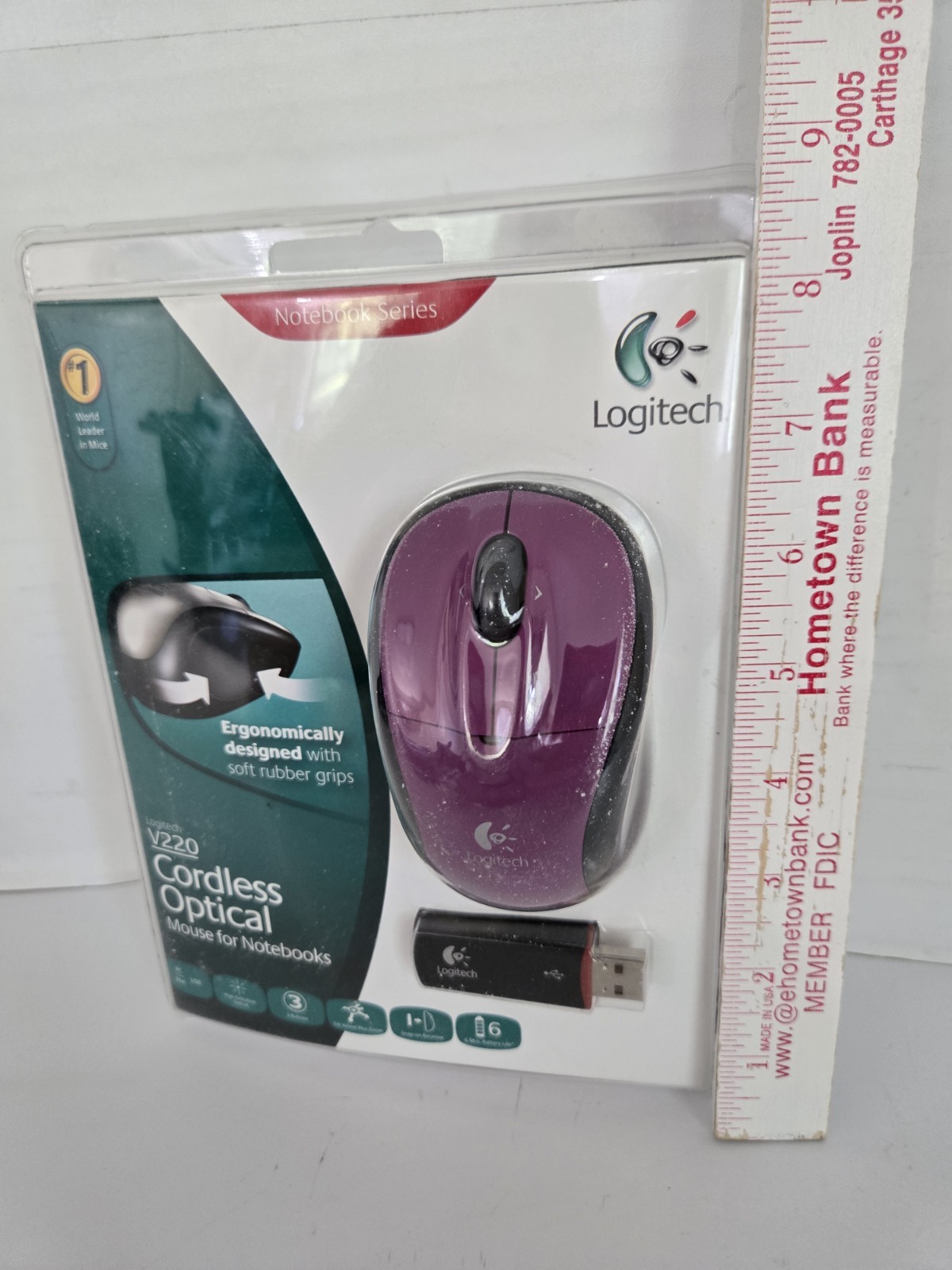 Logitech V220 Cordless Optical Mouse for Notebooks Purple 