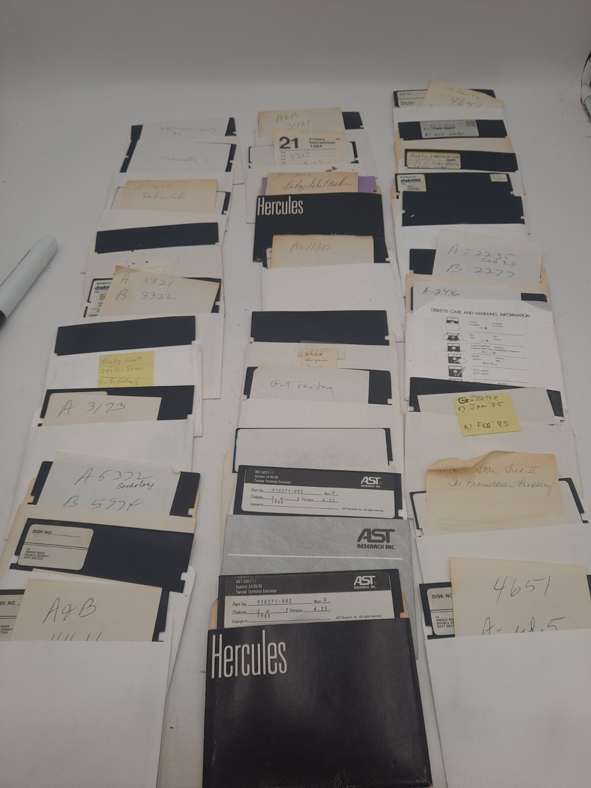 Vintage Commodore 64 C64 Software 5.25" Floppy Disk Lot of 30 Untested Games IBM