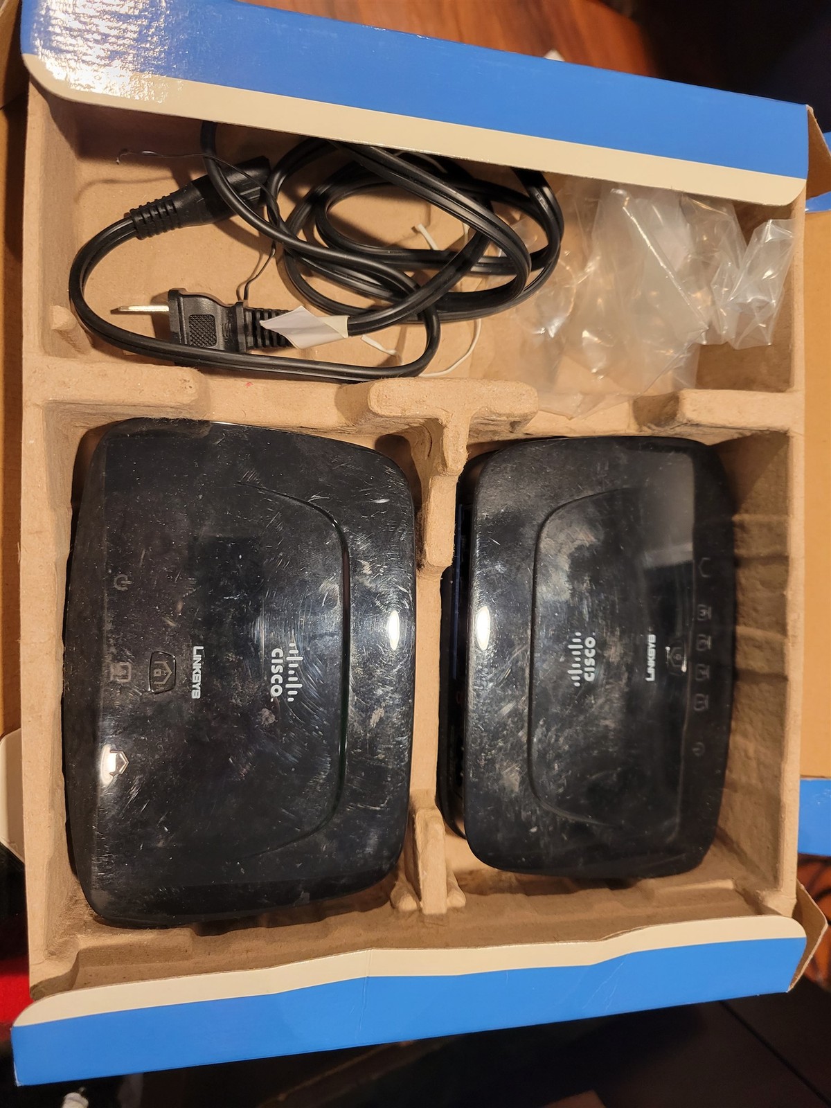 Cisco-Linksys PLK300 200Mbps PowerLine AV Ethernet Adapter Kit