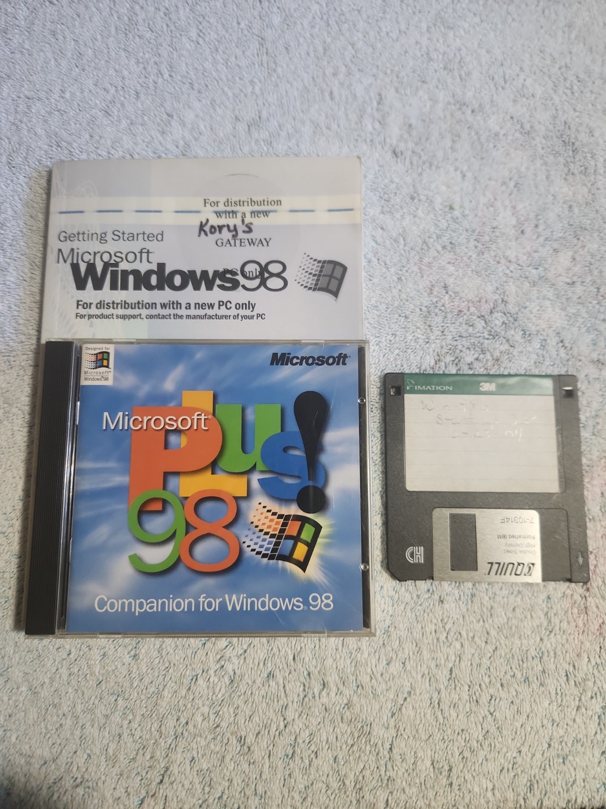 Vtg Microsoft Plus 98 W CD ROM, Key Code, Floppy Disk Untested X03-60600