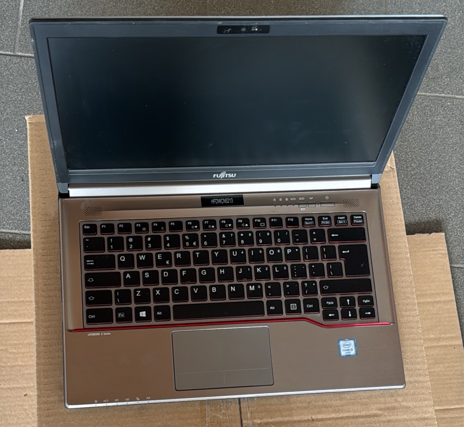 Fujitsu Lifebook E746 14" Dispenser Screen Display Battery Keyboard Case OK