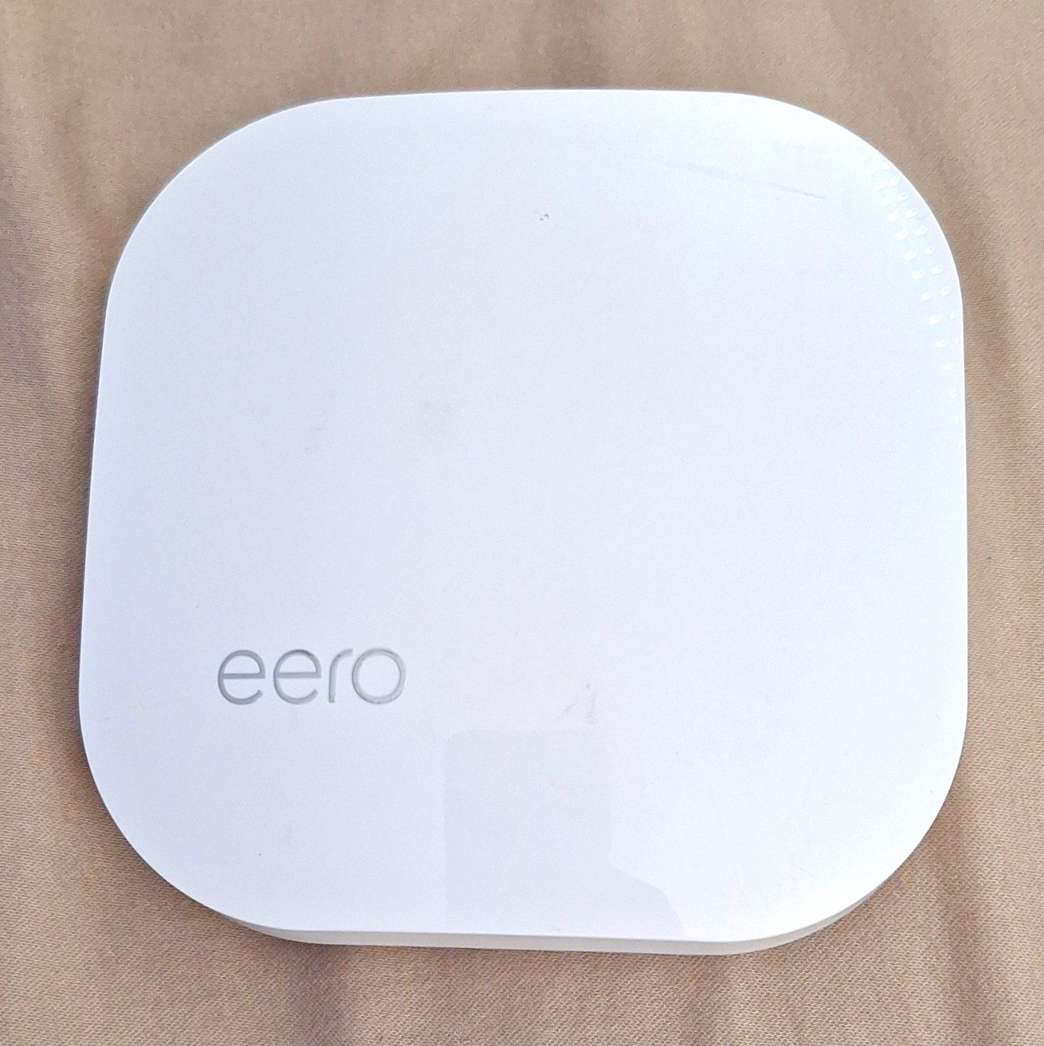eero Pro2nd Gen Bo10001 Tri-band Mesh Wi-Fi Router No Power Cord Unit Only