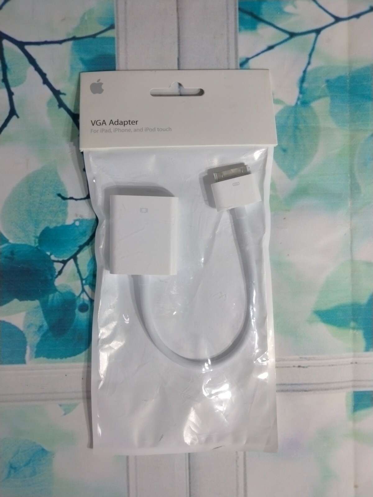Genuine Apple A1368 VGA Adapter  Computer 15 Pin  Tablet IPhone - New Sealed 