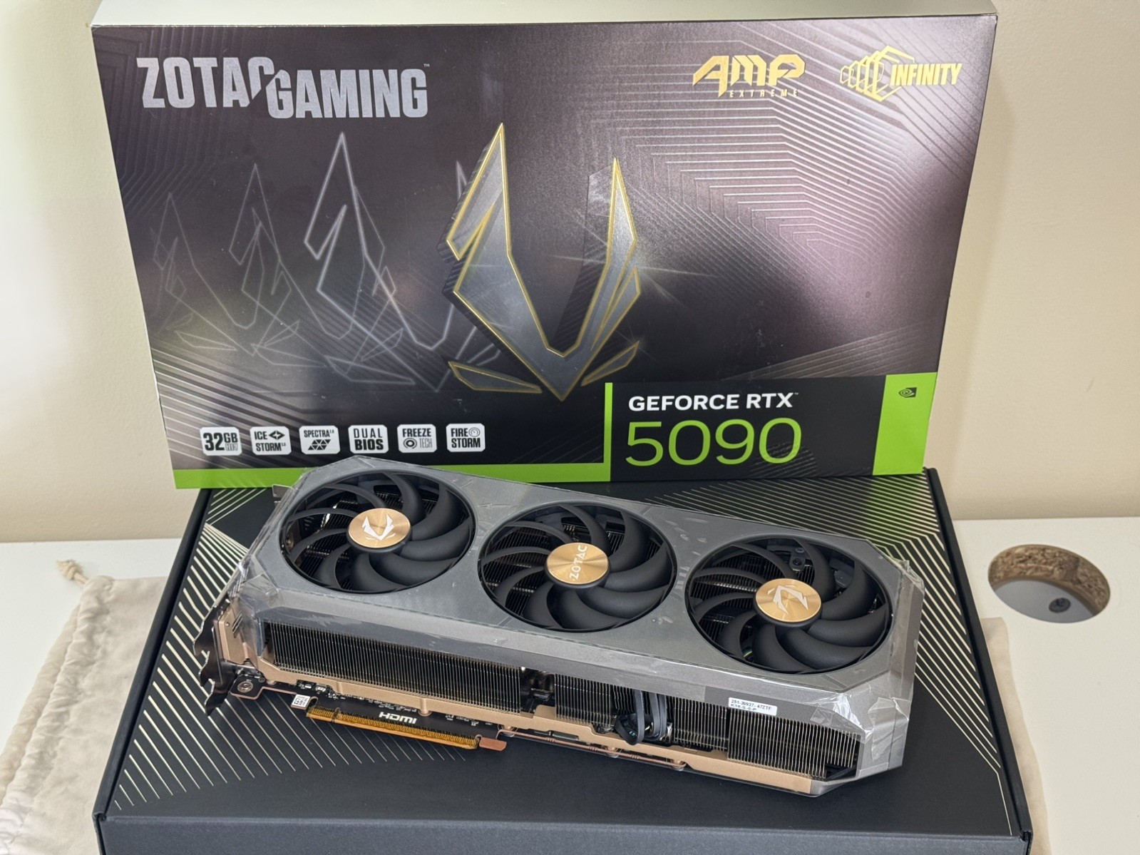 ZOTAC Gaming RTX 5090 AMP Extreme With PCB Box parts only AU stock