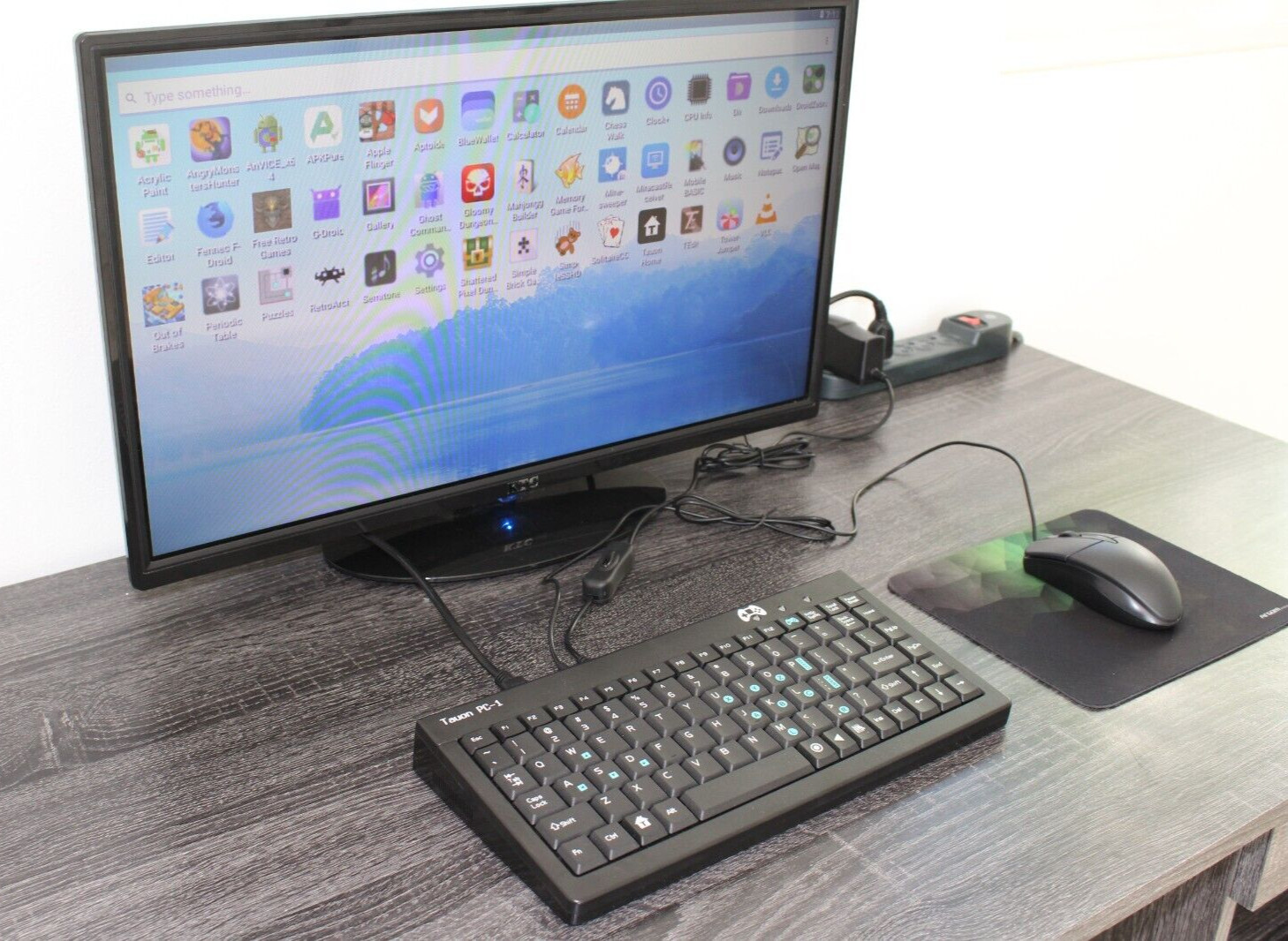 Tauon PC - educational computer for kids with keyboard and mouse