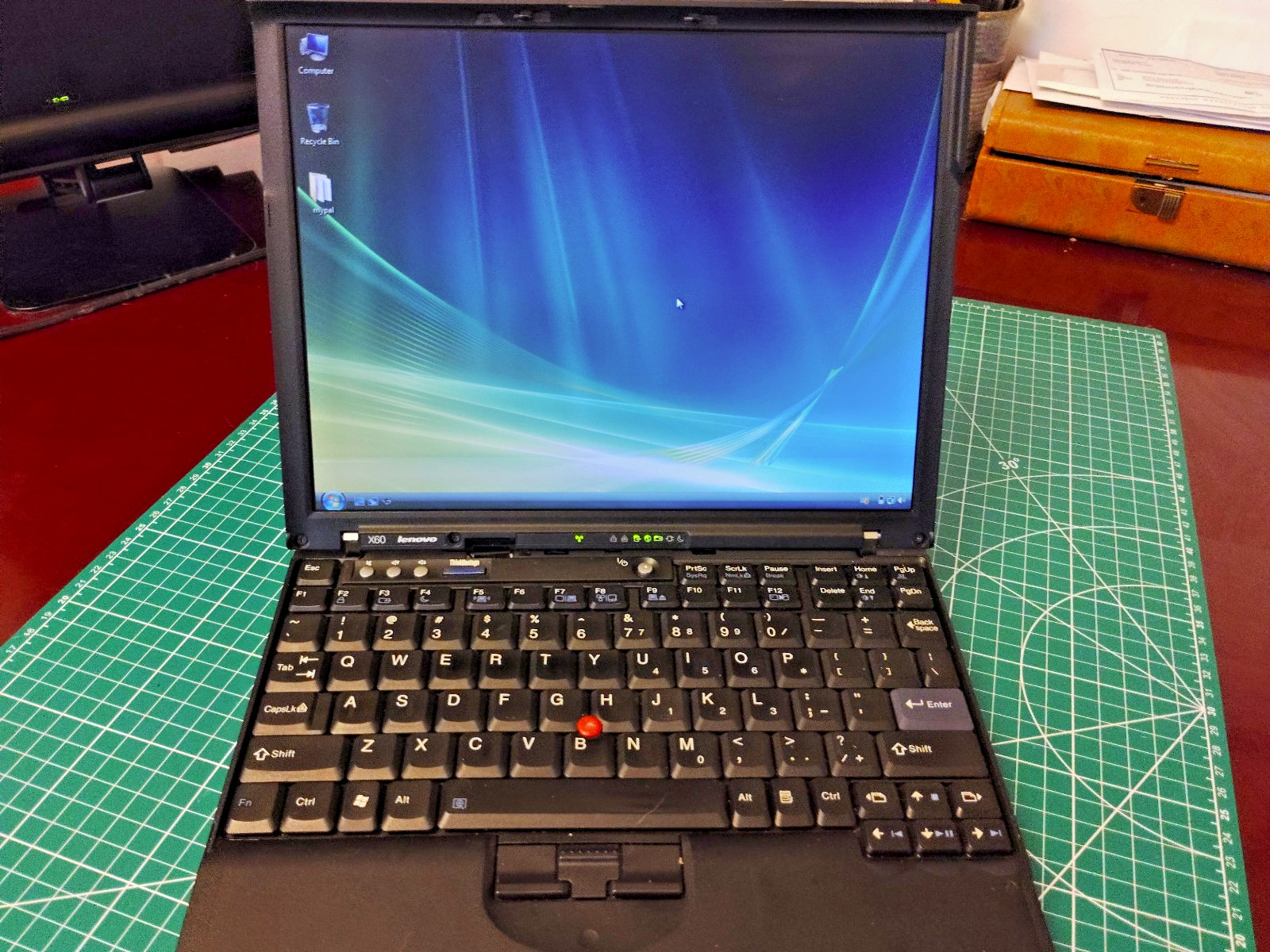 Lenovo IBM ThinkPad X60 Intel Core Duo T2400 4GB RAM 256 SSD Windows Vista