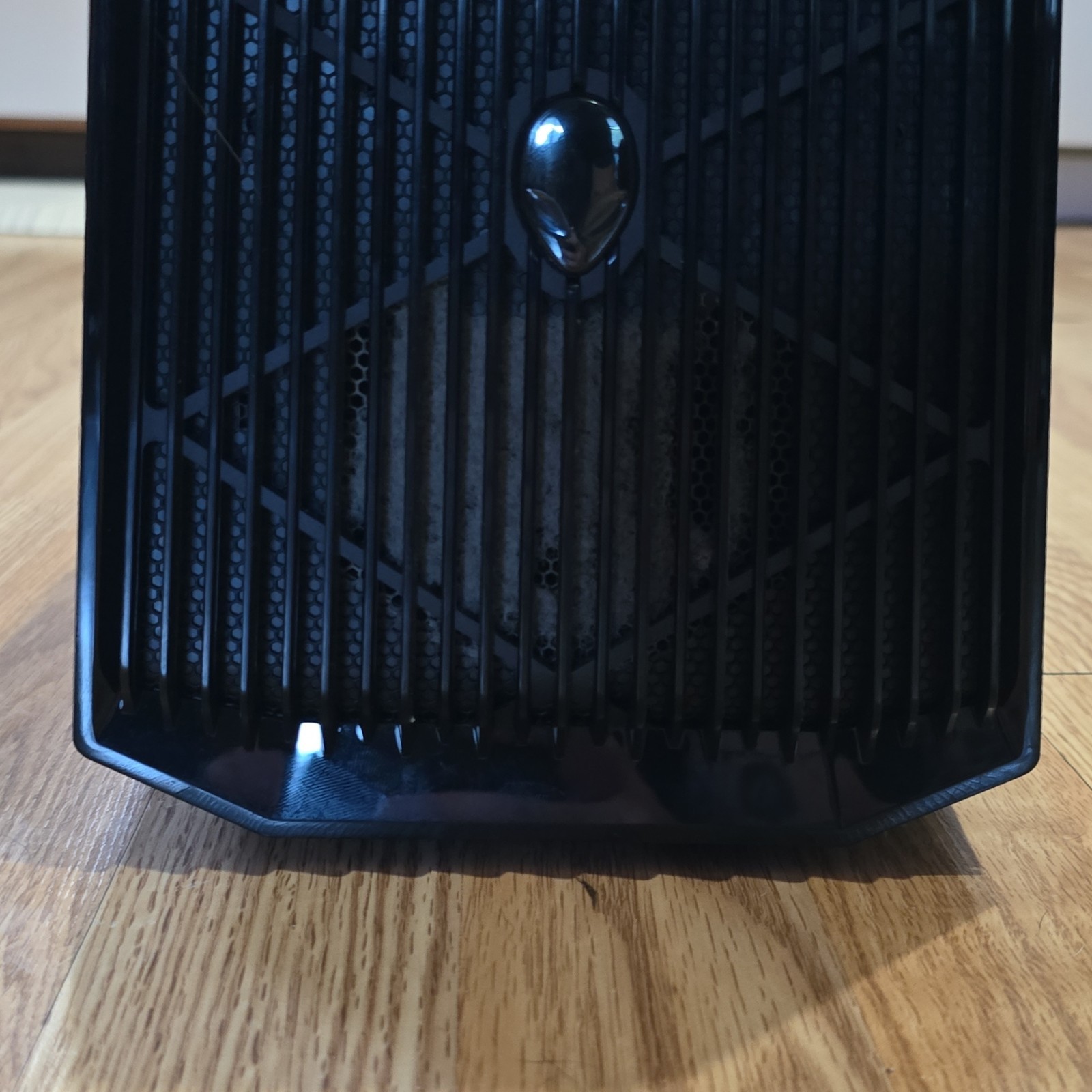 Alienware Graphics Amplifier eGPU Enclosure 460W PSU Included Black