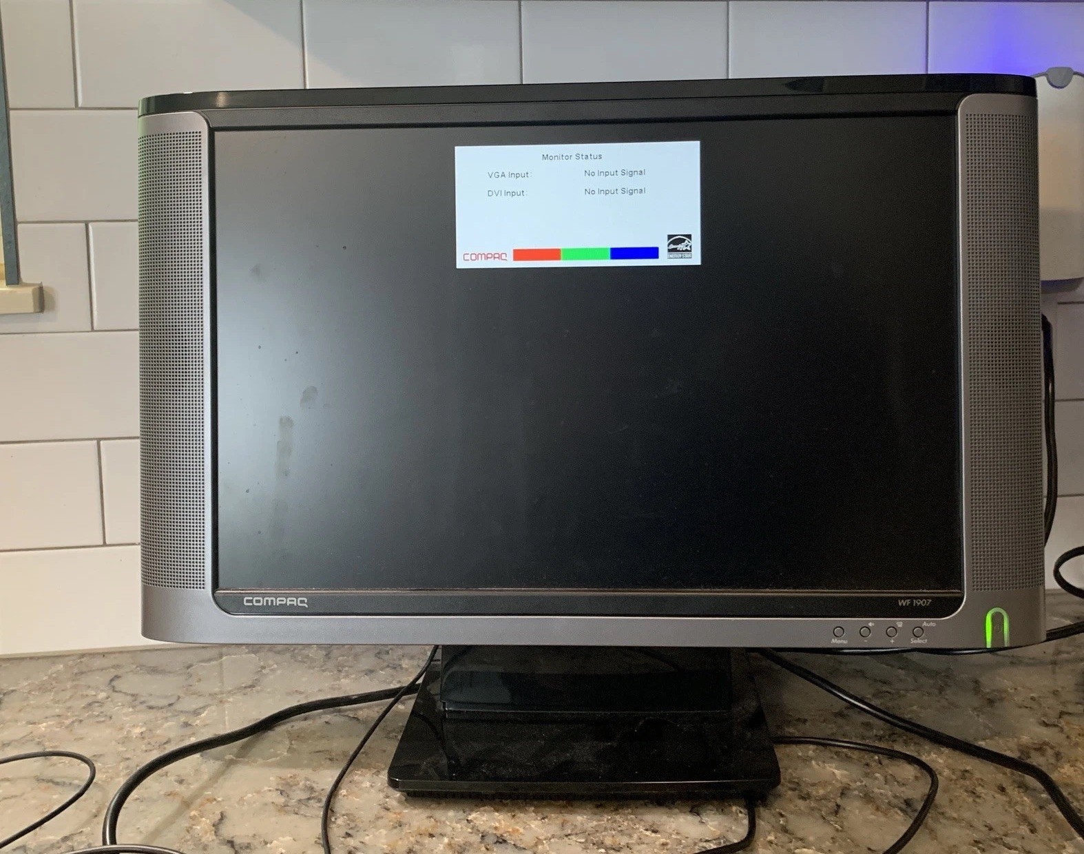 Compaq WF1907 19" Monitor Keyboard & Mouse Bundle