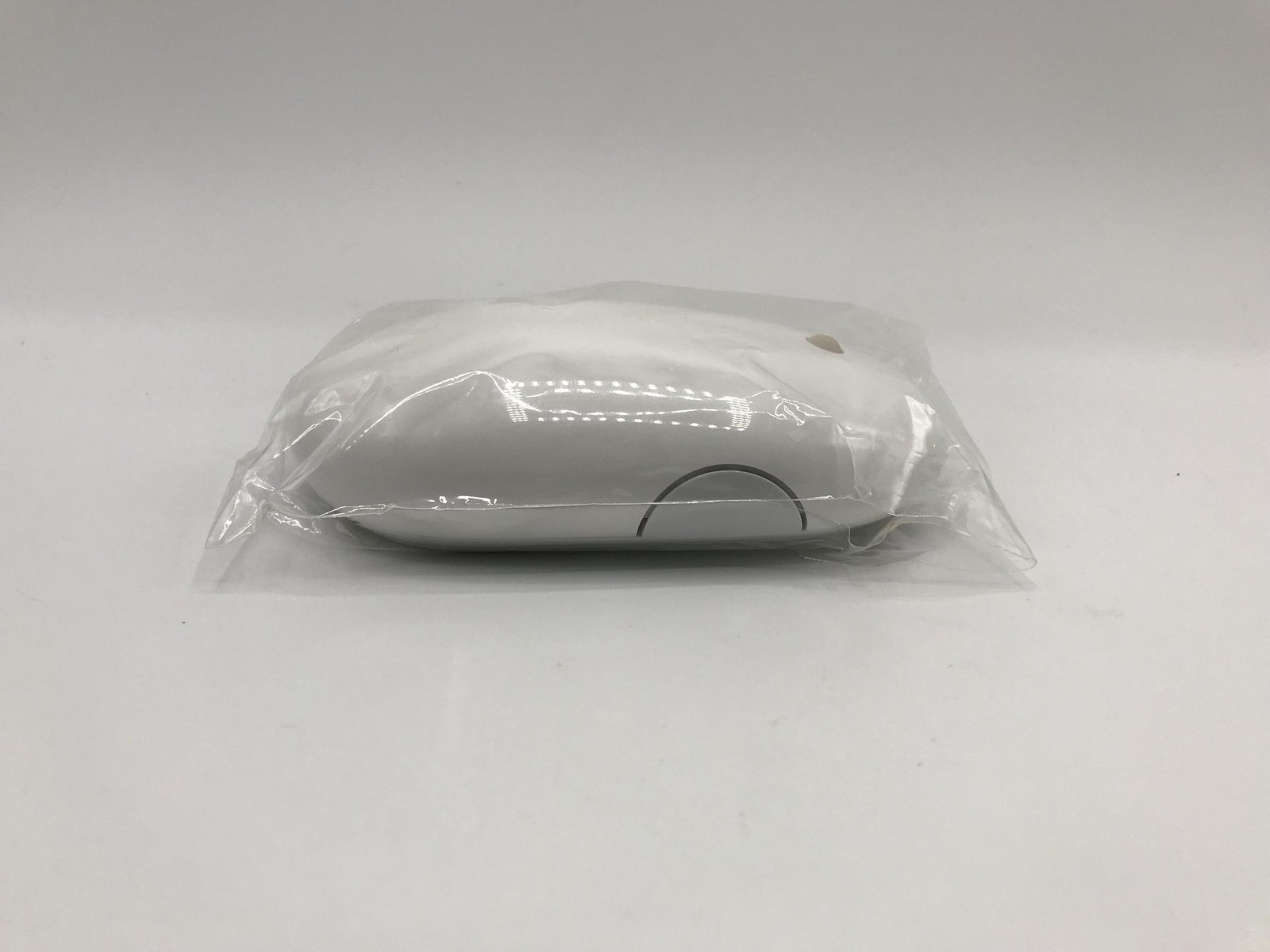 Apple A1197 4-Button Laser Mighty Mouse - Bluetooth - Wireless (MA272LL/A)