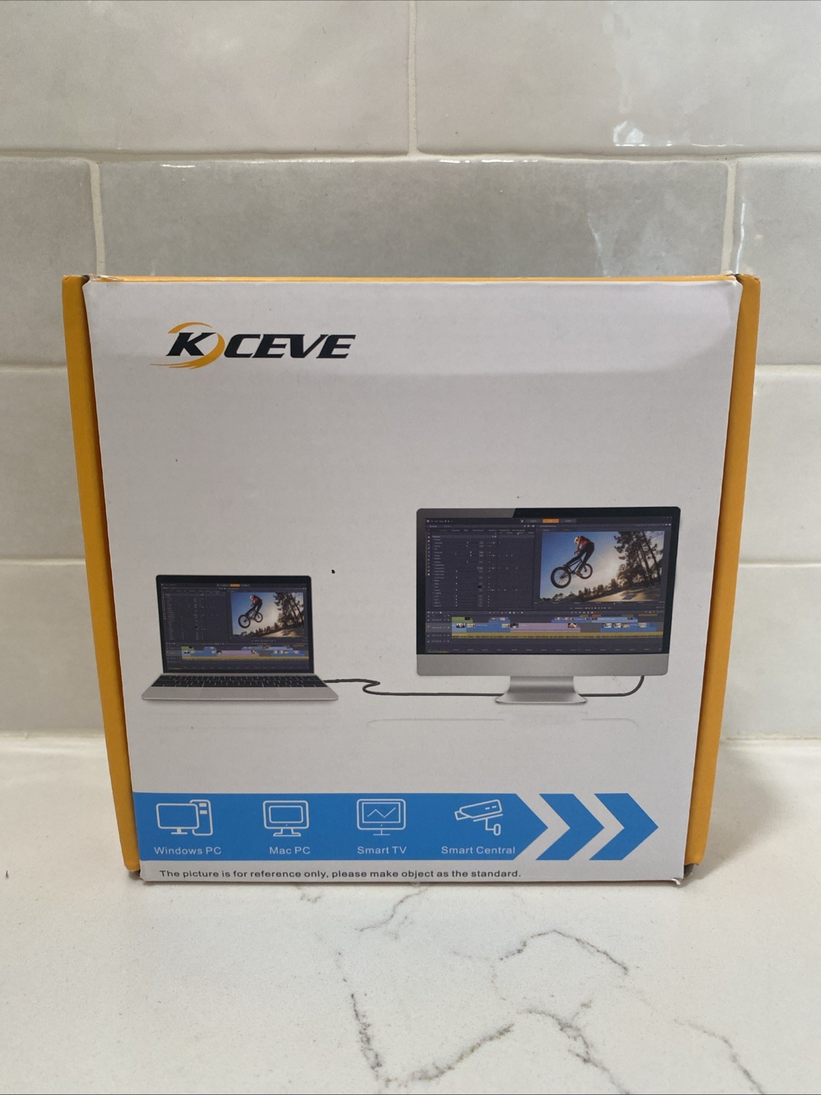 KCEVE Triple DP/HD USB 3.0 KVM Switch With Wired Remote - KC-KVM303DH